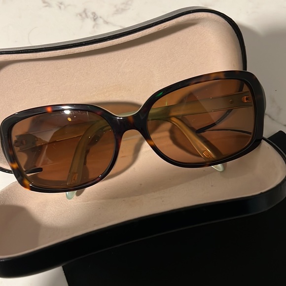 Beautiful sunglasses by Ralph Lauren - Picture 6 of 7